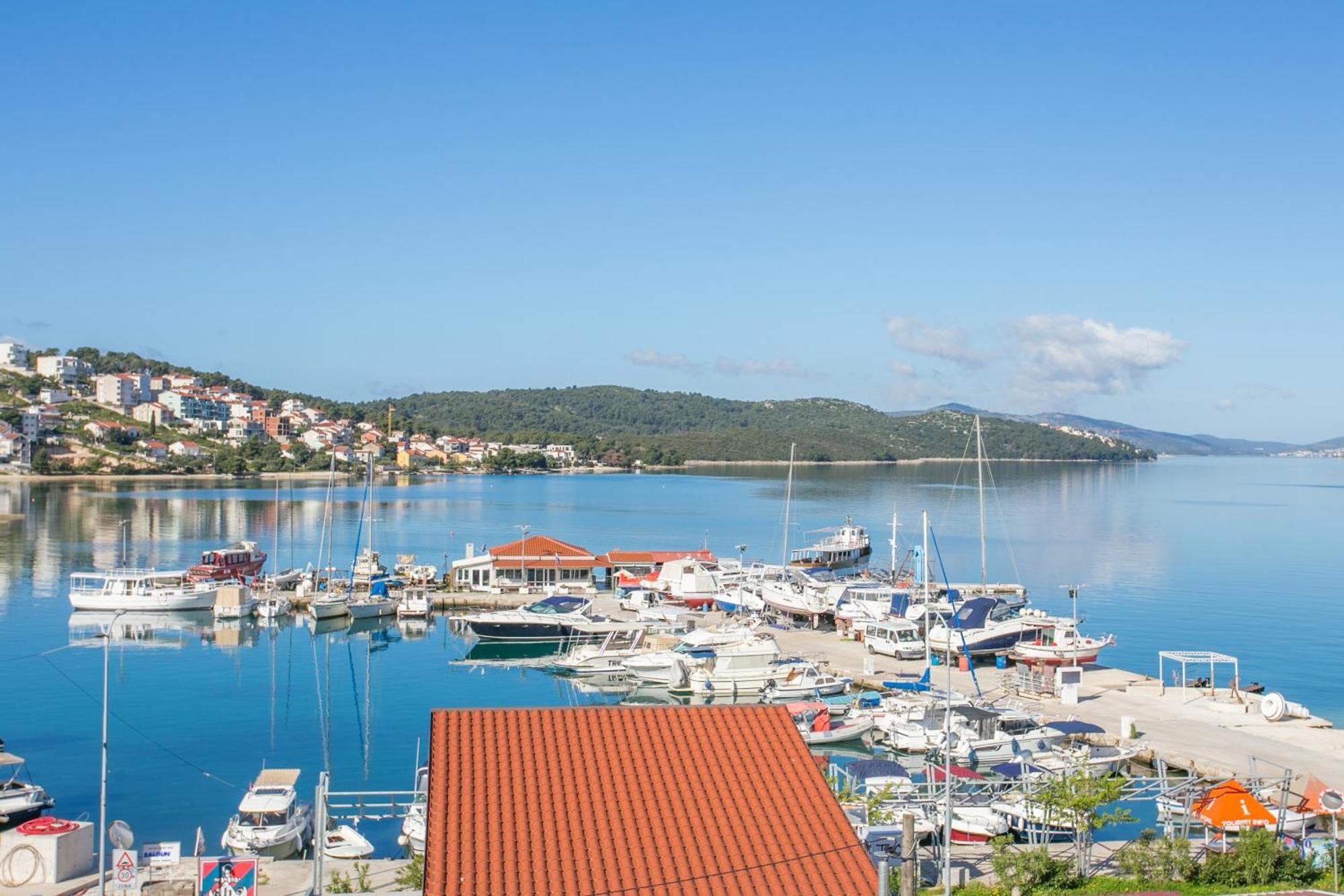Seaside Apartments With A Swimming Pool Okrug Gornji, Ciovo - 11374 Trogir Exteriér fotografie