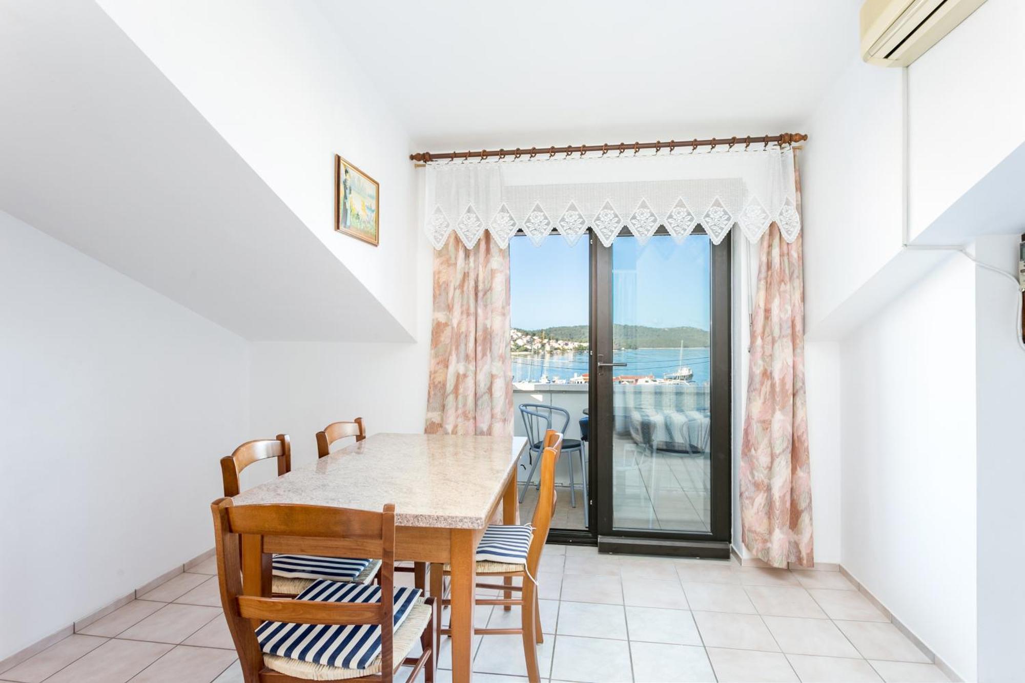 Seaside Apartments With A Swimming Pool Okrug Gornji, Ciovo - 11374 Trogir Exteriér fotografie