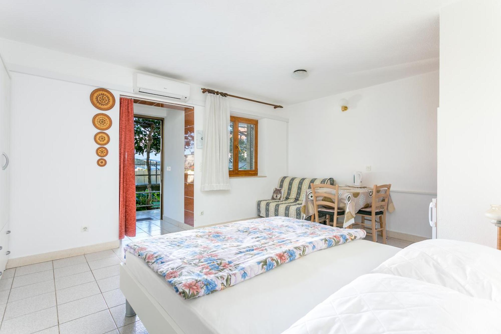 Seaside Apartments With A Swimming Pool Okrug Gornji, Ciovo - 11374 Trogir Pokoj fotografie
